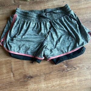 Women’s champion shorts medium
